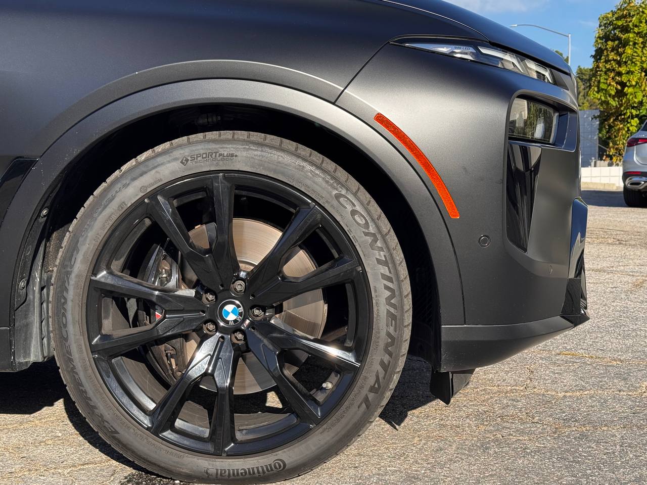 2023 BMW X7 M60i AWD