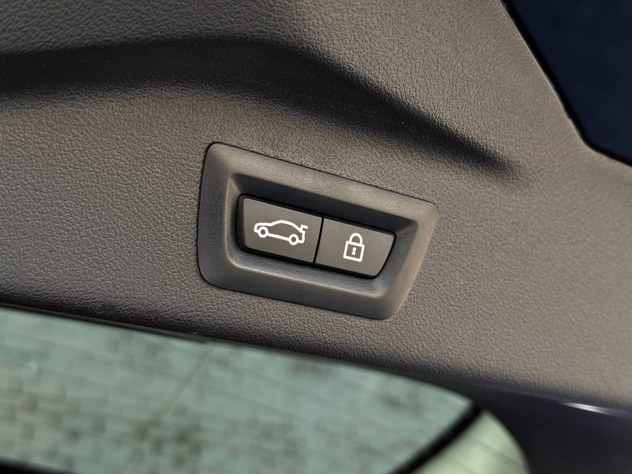 2023 BMW X7 M60i AWD