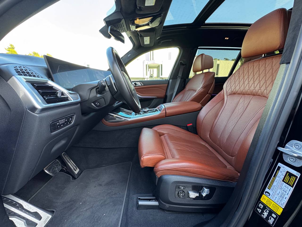 2023 BMW X7 M60i AWD