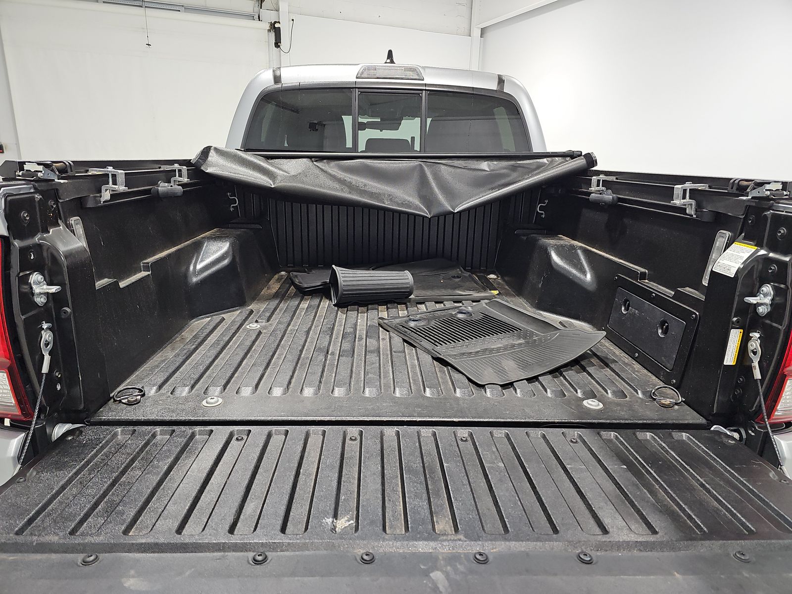 2022 Toyota Tacoma SR AWD