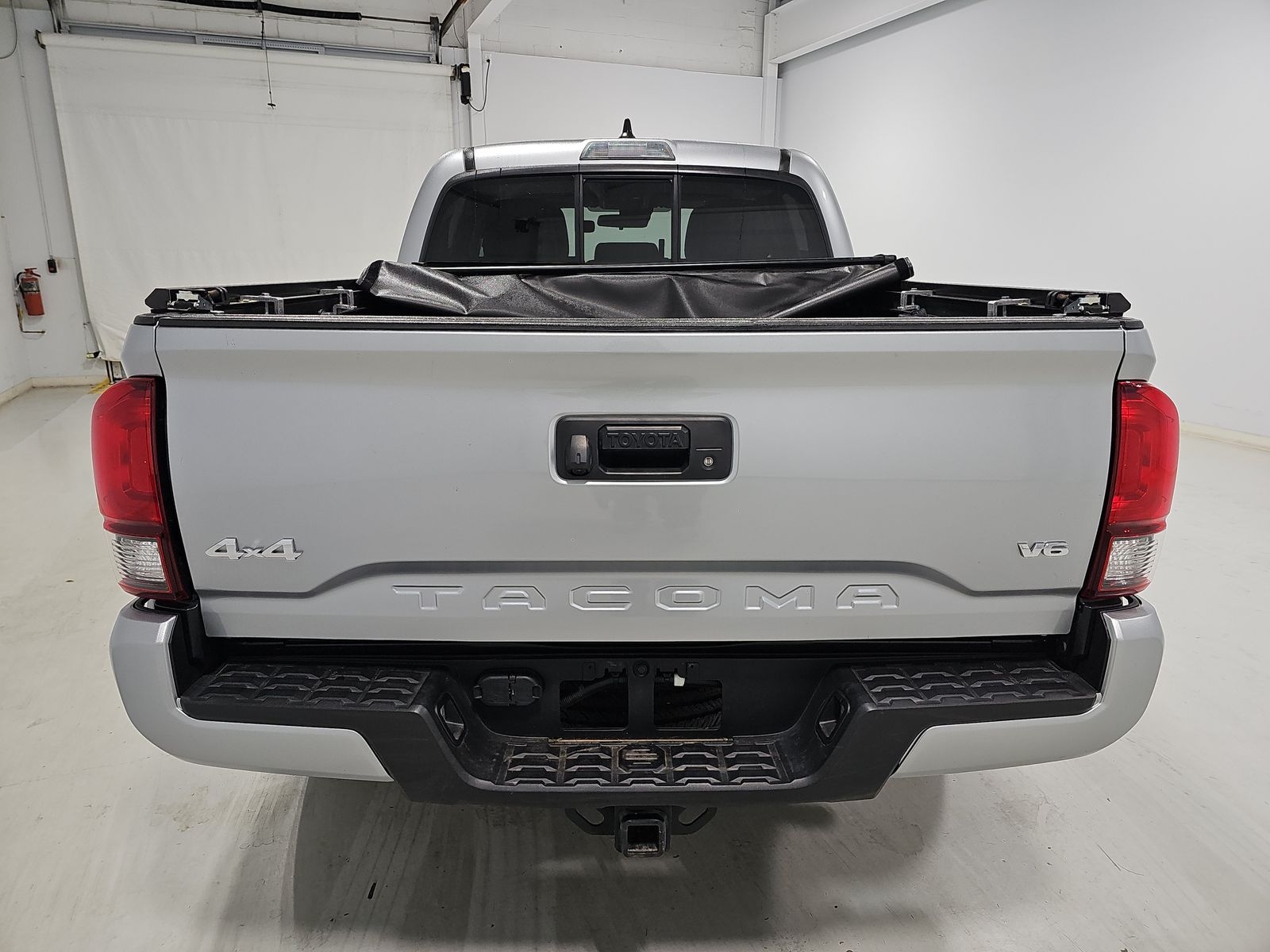 2022 Toyota Tacoma SR AWD