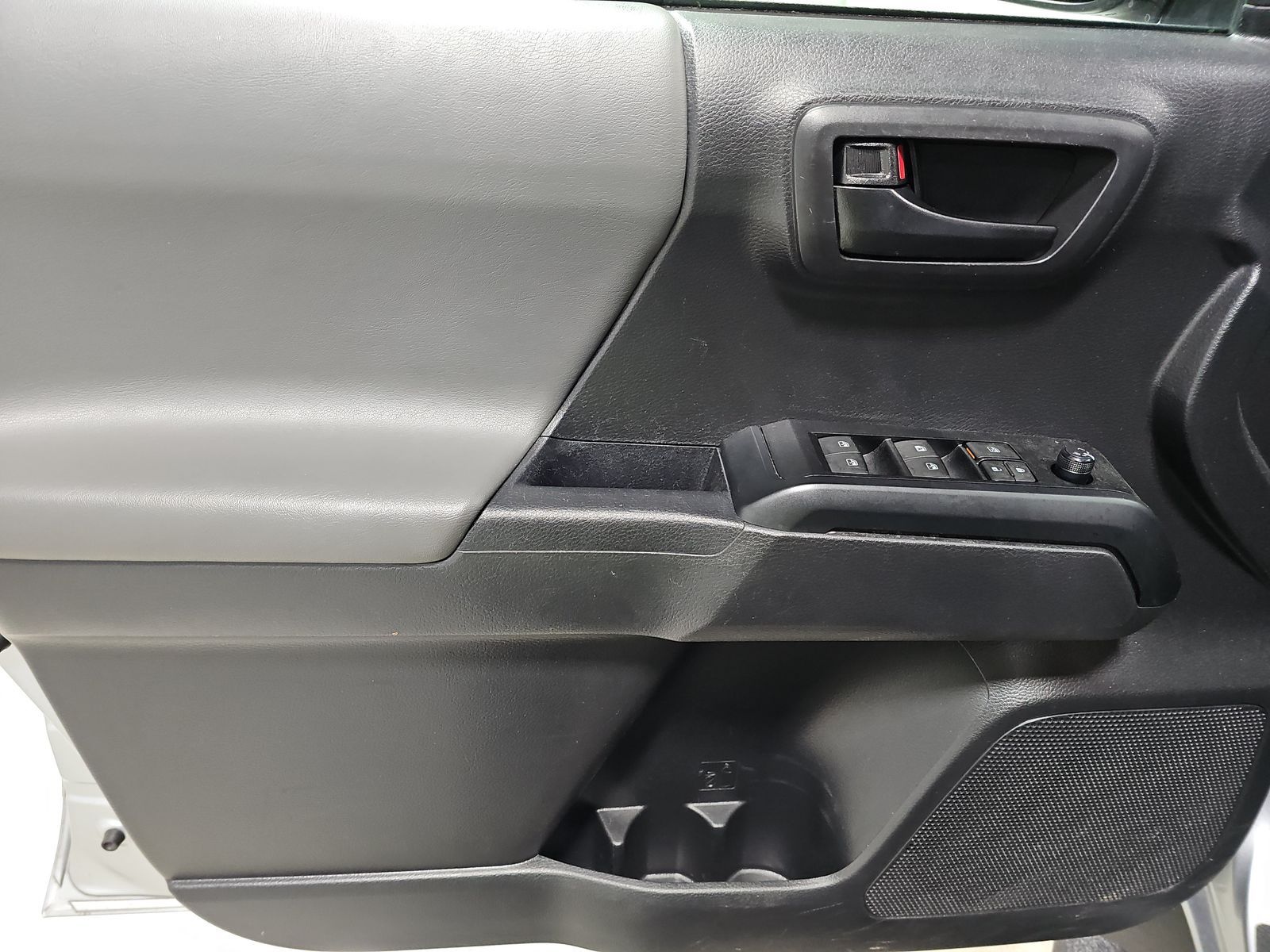 2022 Toyota Tacoma SR AWD