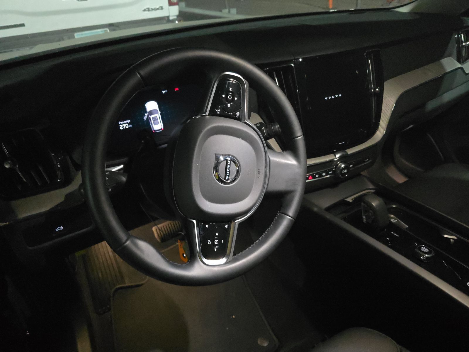 2025 Volvo XC60 B5 Plus AWD