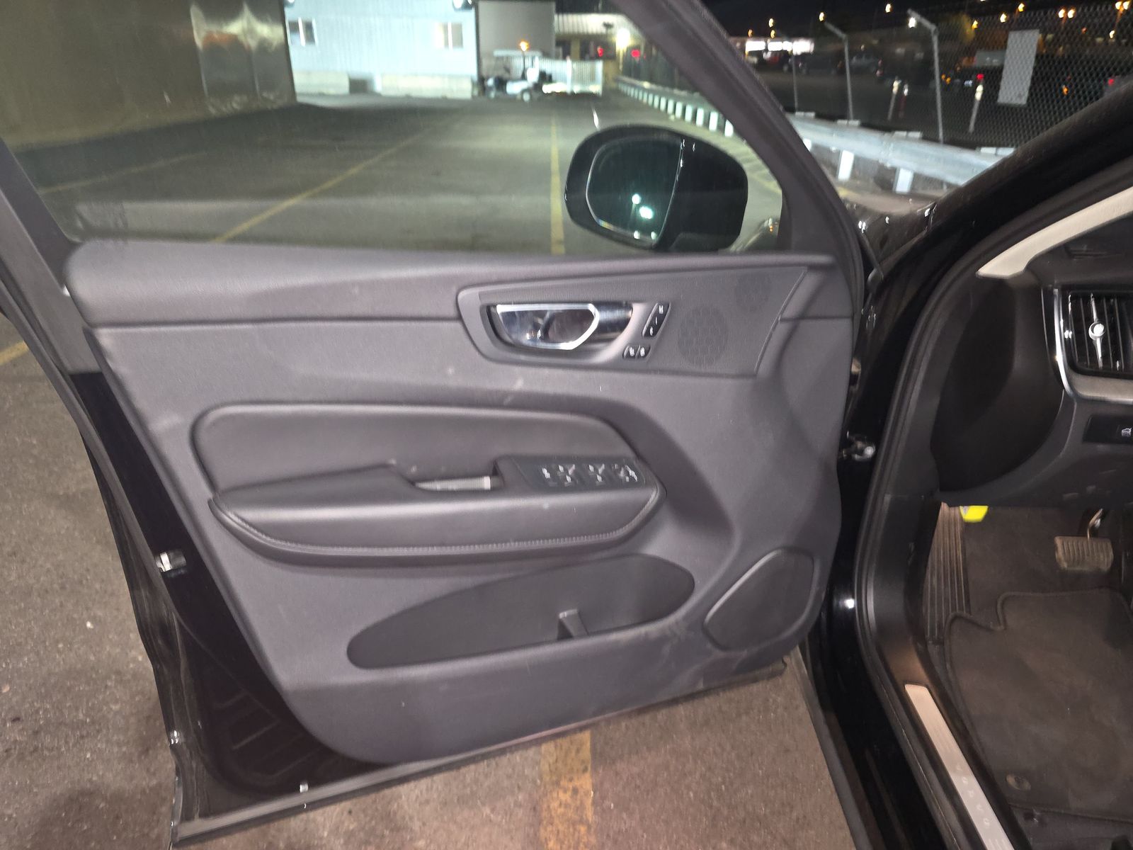 2025 Volvo XC60 B5 Plus AWD