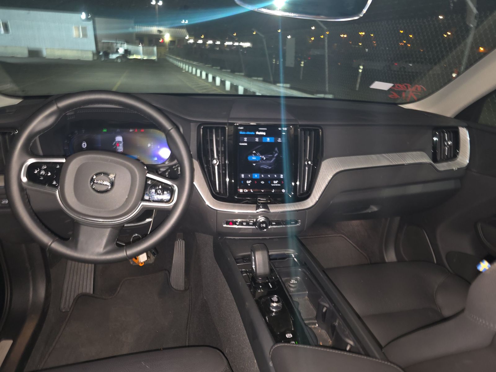 2025 Volvo XC60 B5 Plus AWD