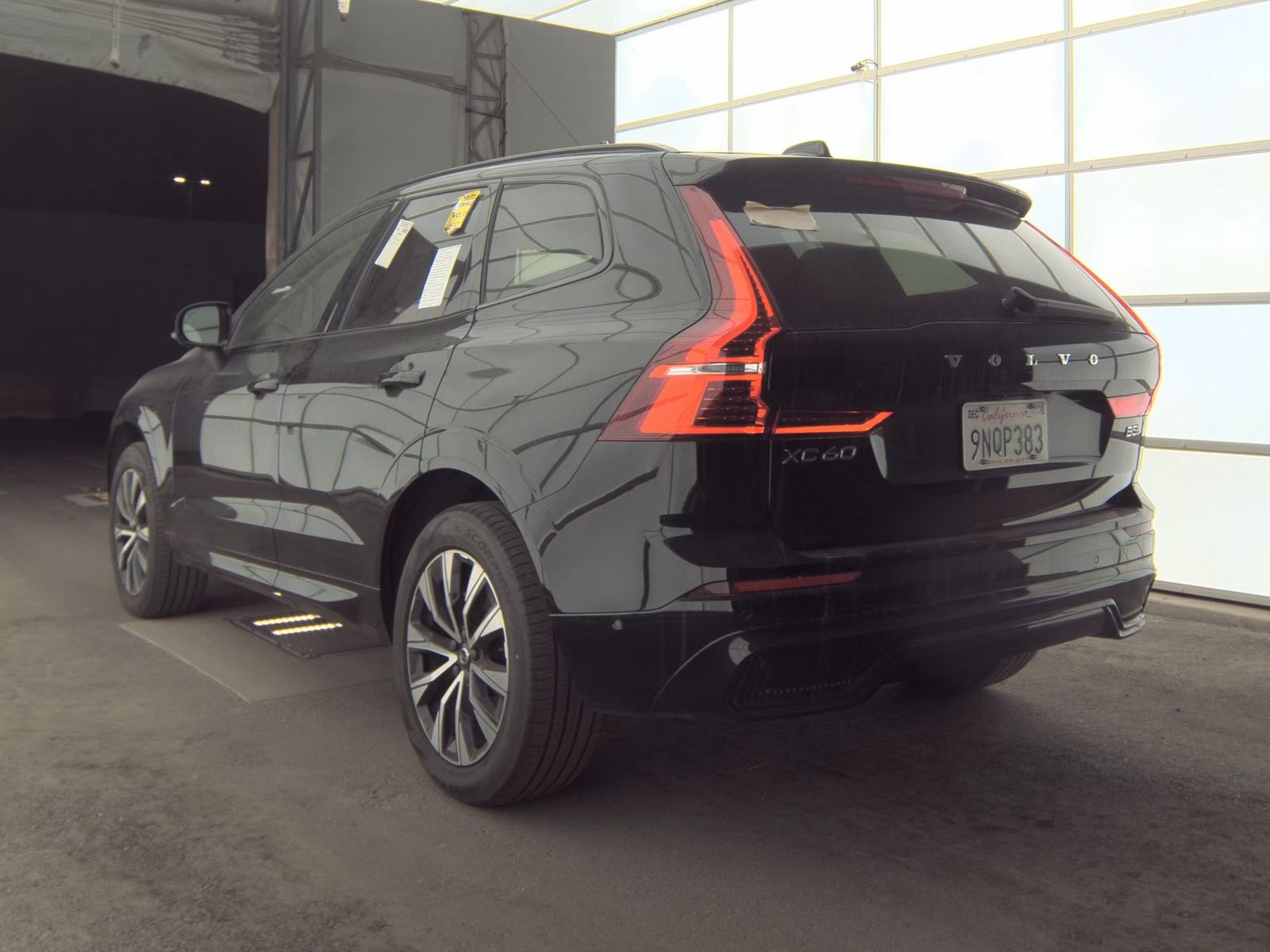 2025 Volvo XC60 B5 Plus AWD