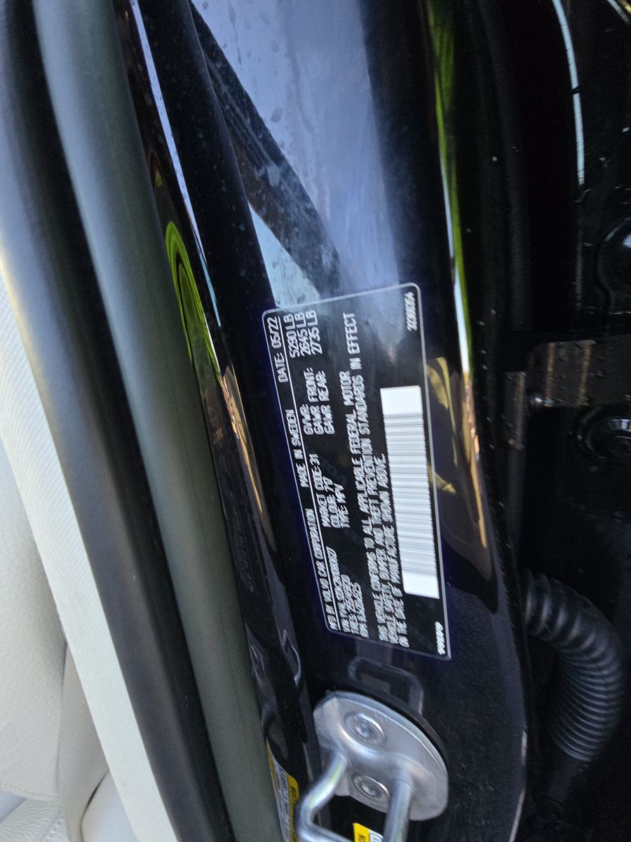 2022 Volvo XC60 B5 Momentum FWD