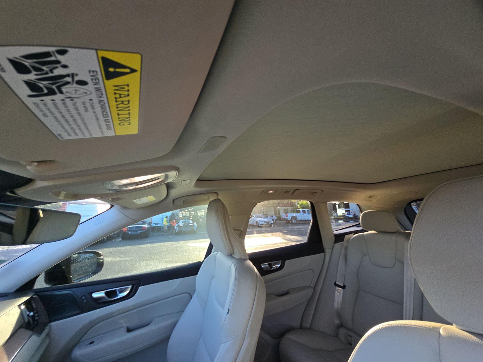 2022 Volvo XC60 B5 Momentum FWD