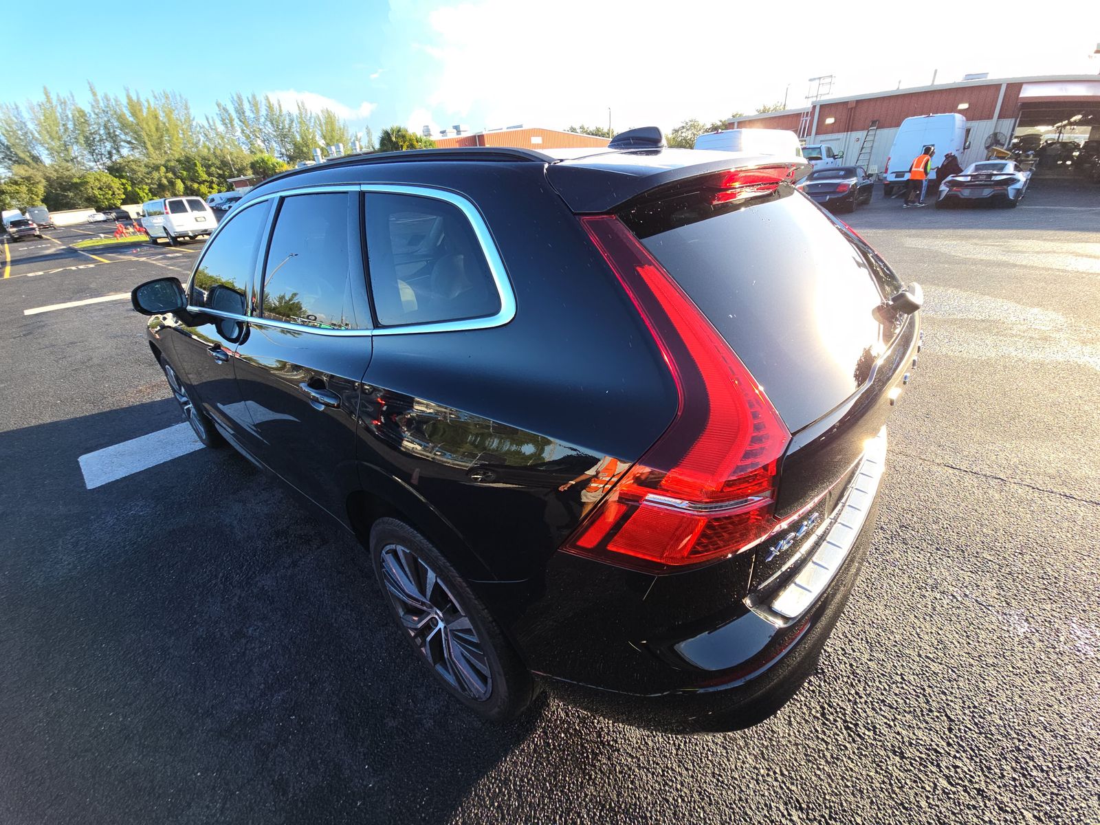 2022 Volvo XC60 B5 Momentum FWD