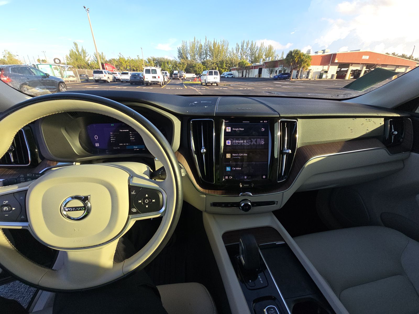 2022 Volvo XC60 B5 Momentum FWD