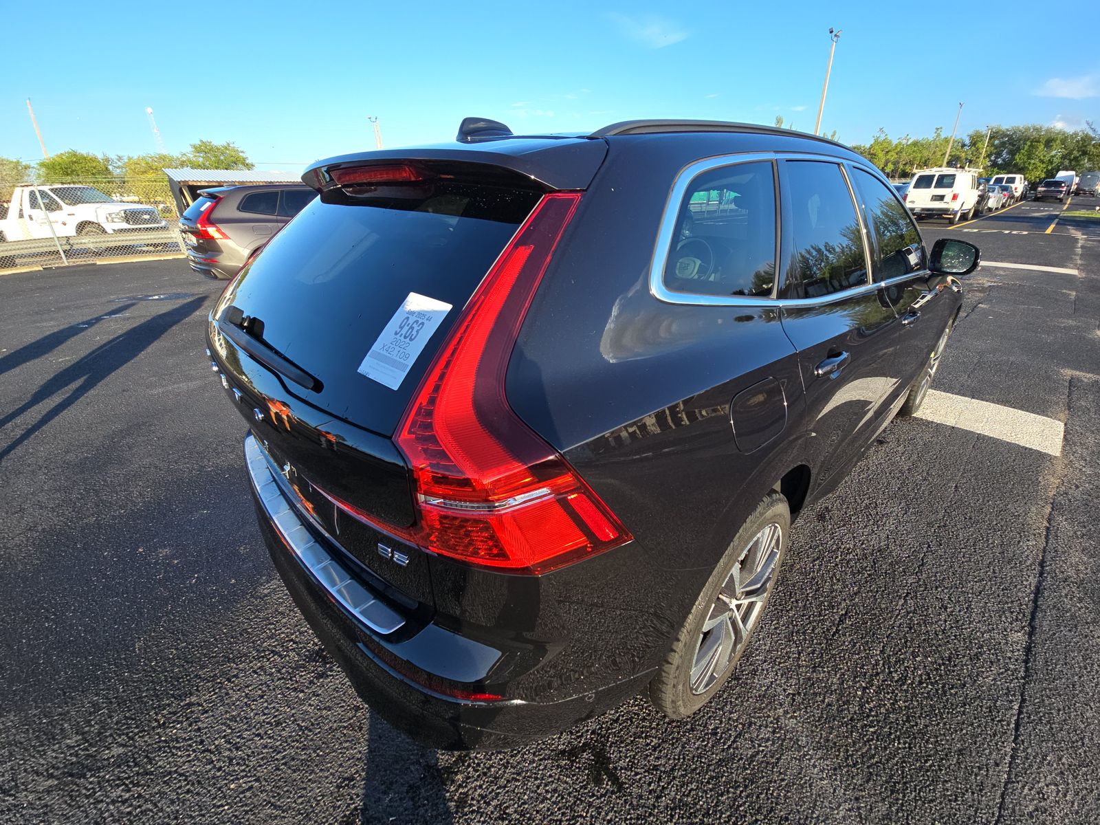 2022 Volvo XC60 B5 Momentum FWD