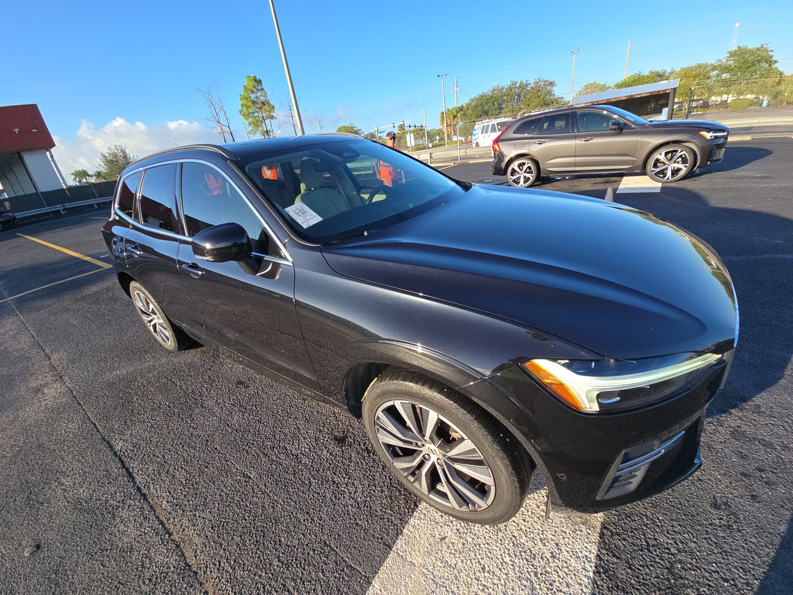 2022 Volvo XC60 B5 Momentum FWD