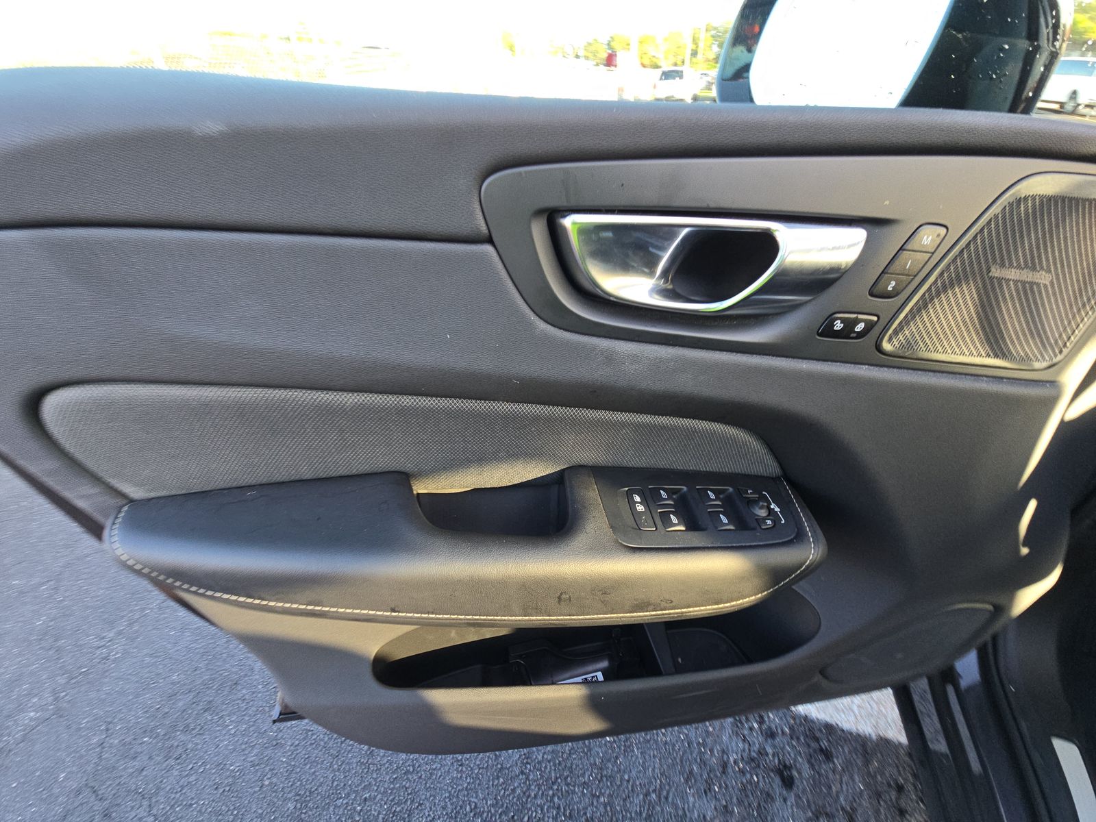 2022 Volvo XC60 B5 R-Design FWD