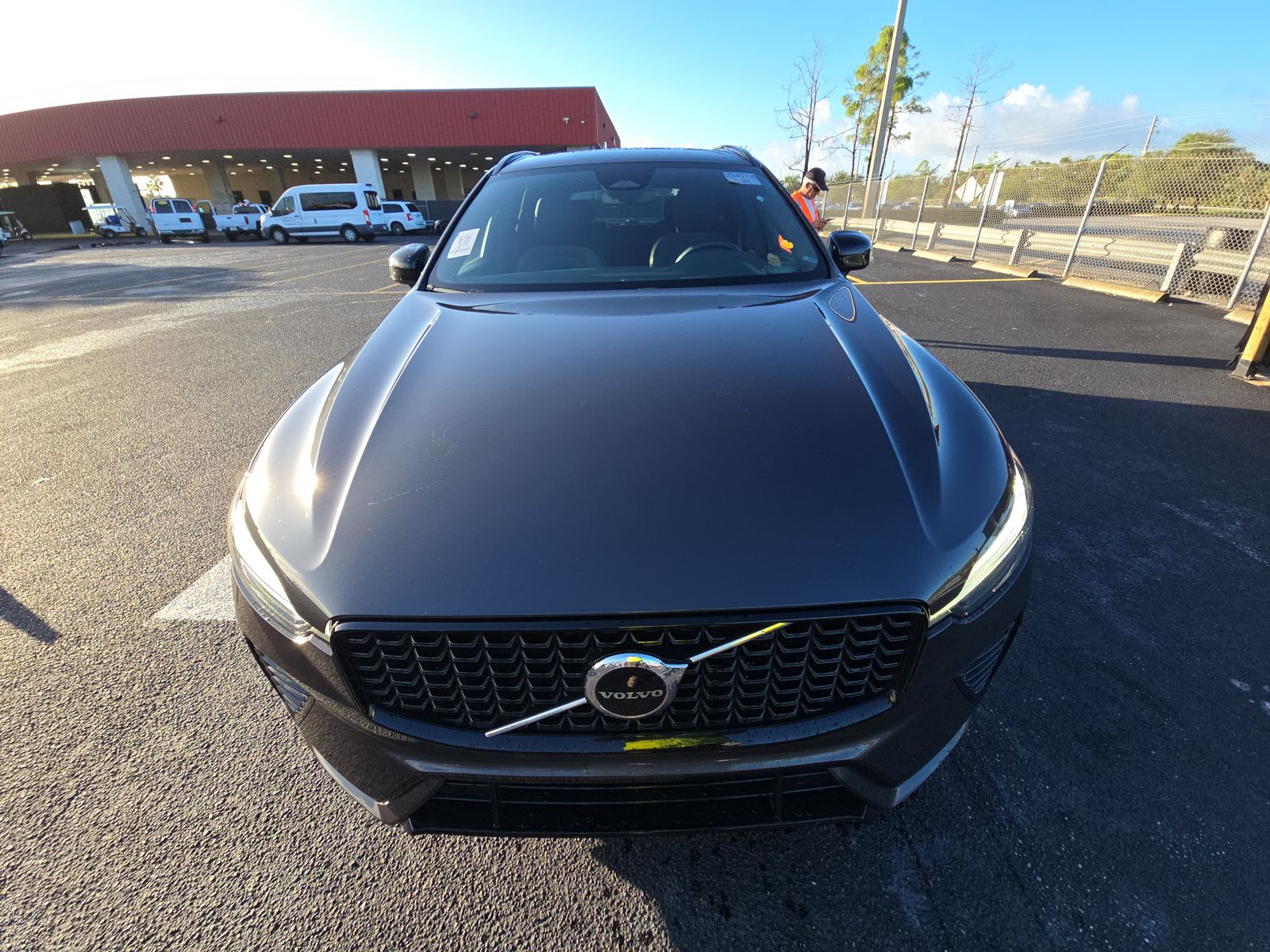 2022 Volvo XC60 B5 R-Design FWD