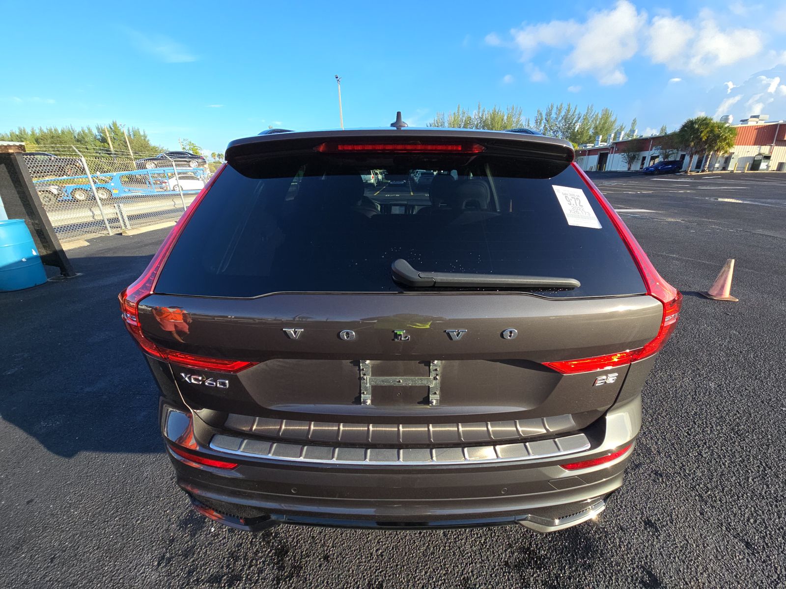 2022 Volvo XC60 B5 R-Design FWD