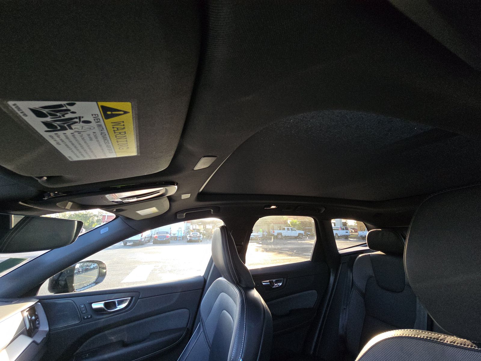 2022 Volvo XC60 B5 R-Design FWD