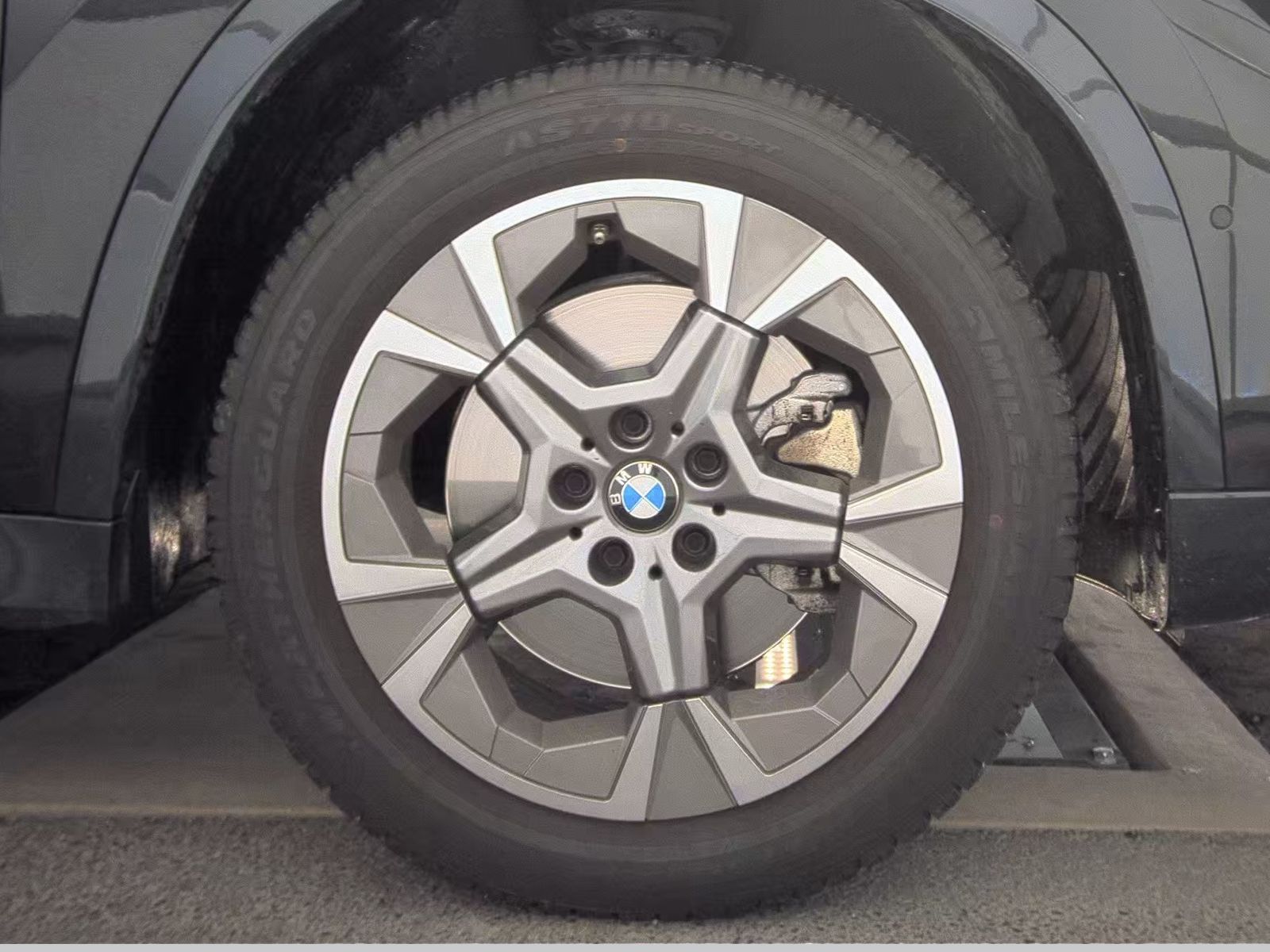 2025 BMW X1 xDrive28i AWD