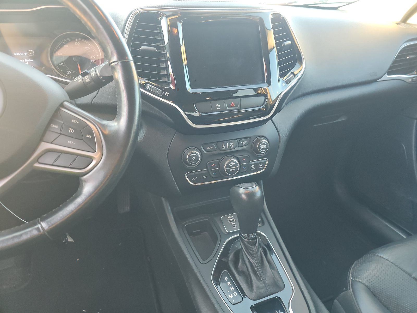 2019 Jeep Cherokee Limited FWD