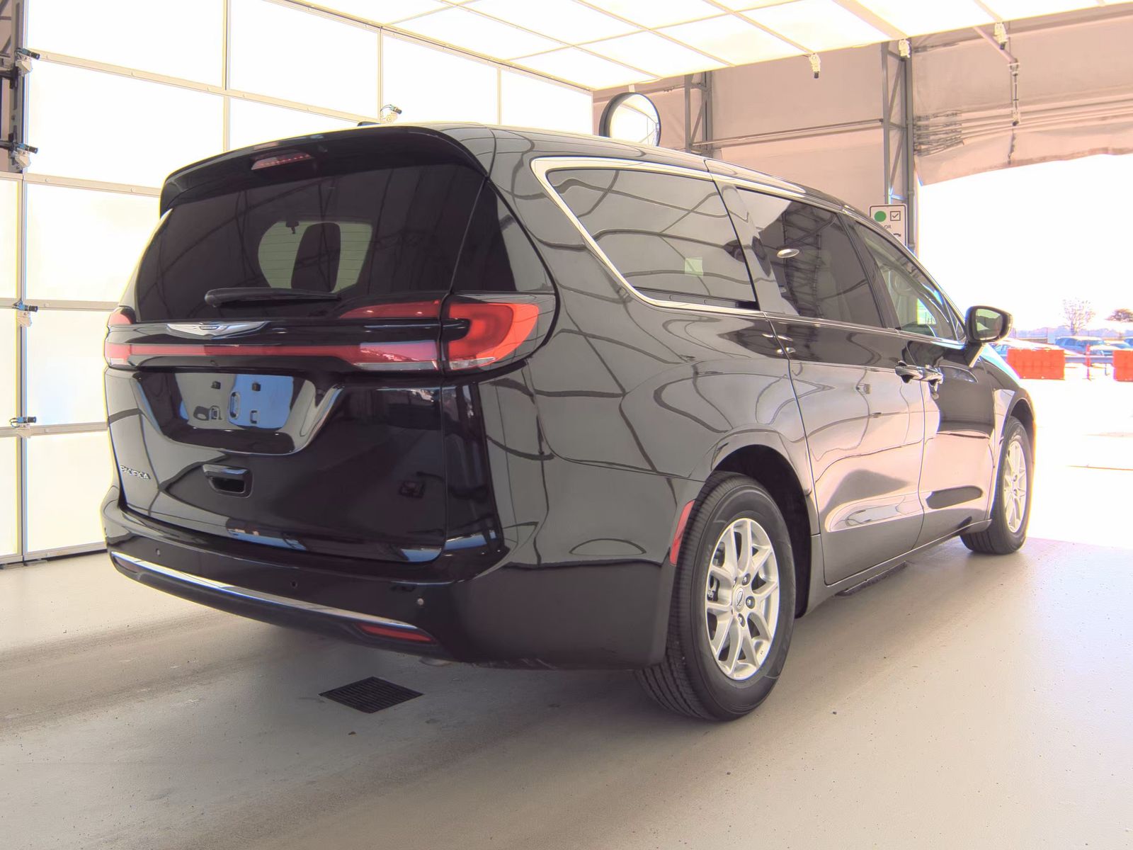 2024 Chrysler Pacifica Touring L FWD