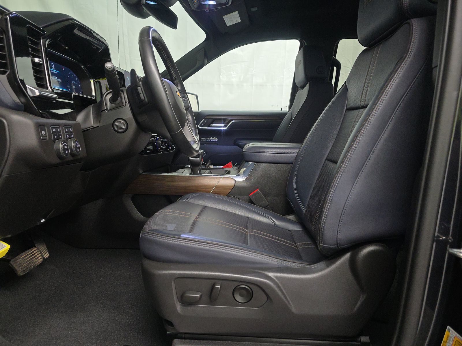 2023 Chevrolet Silverado 1500 High Country AWD