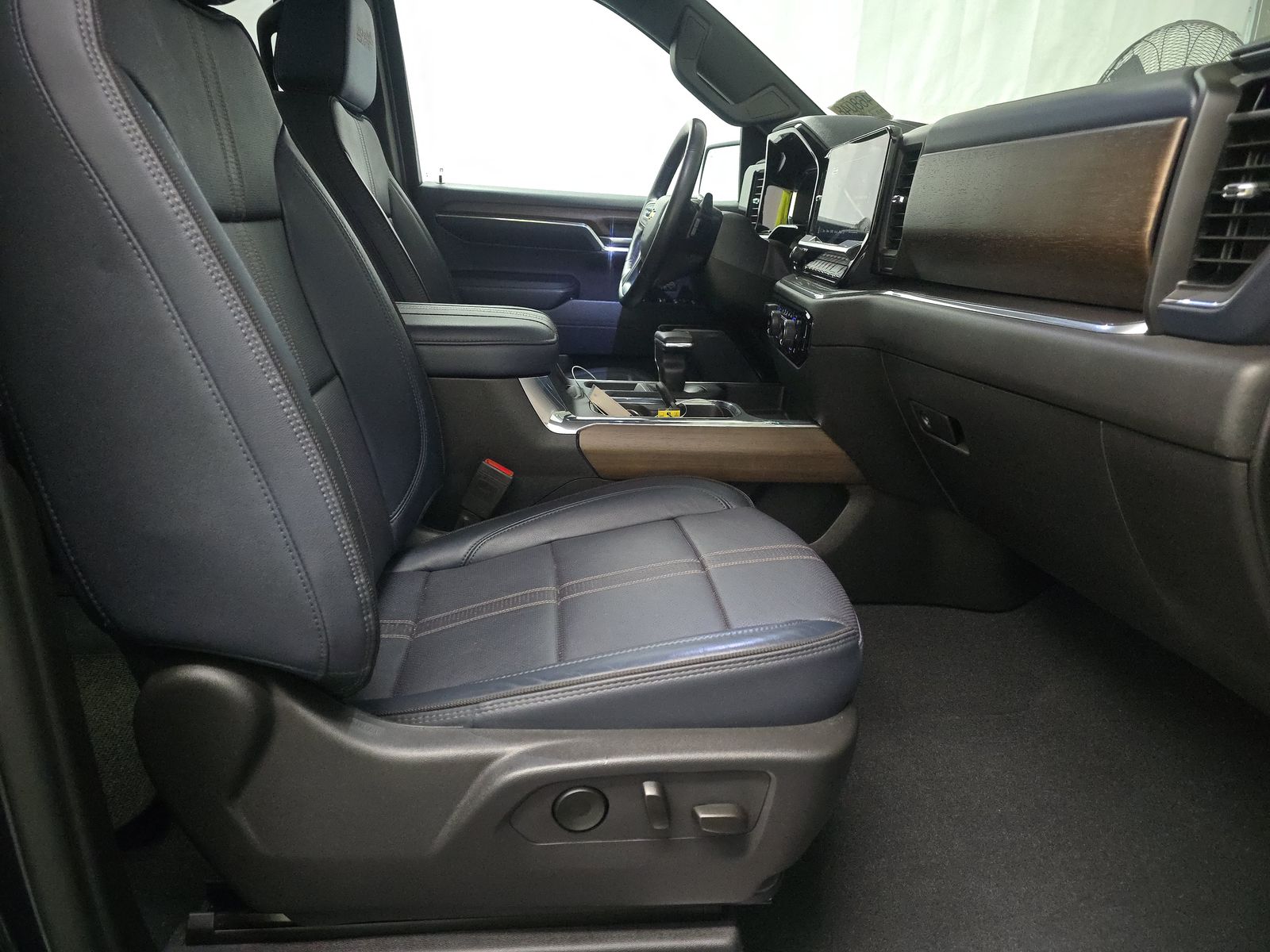 2023 Chevrolet Silverado 1500 High Country AWD