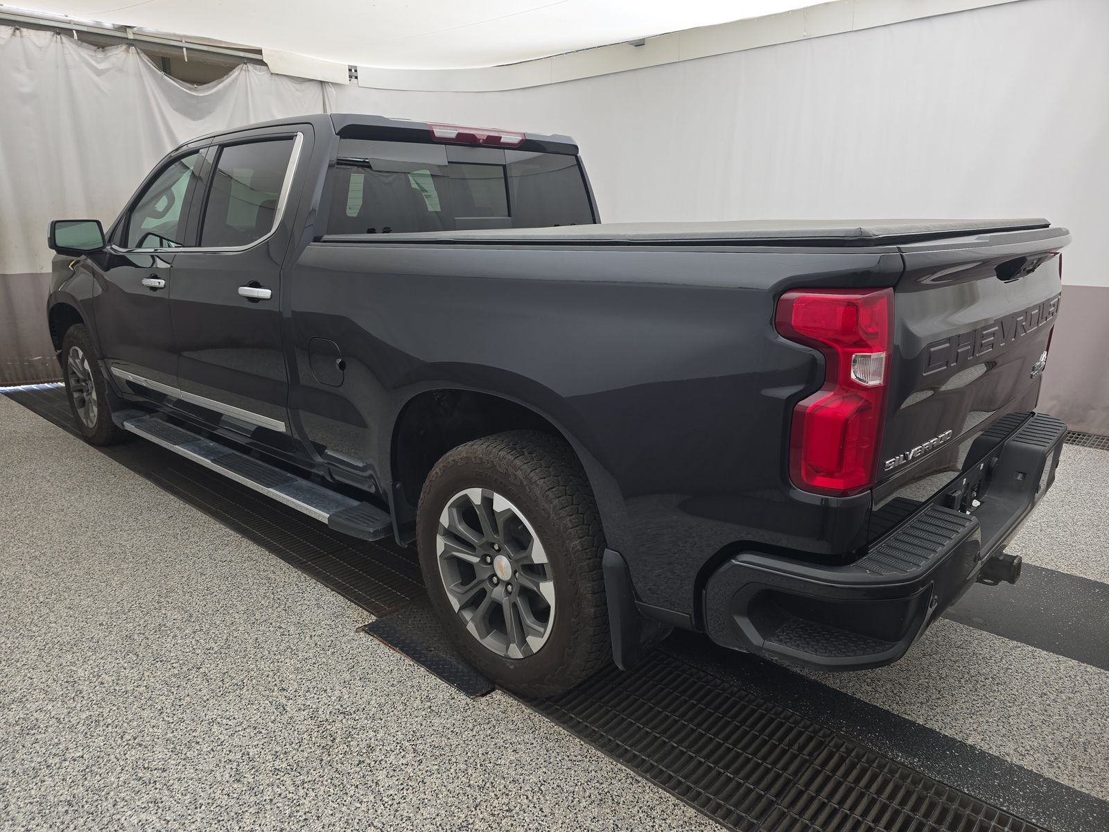 2023 Chevrolet Silverado 1500 High Country AWD