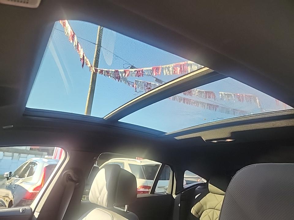 2023 BMW X6 M50i AWD