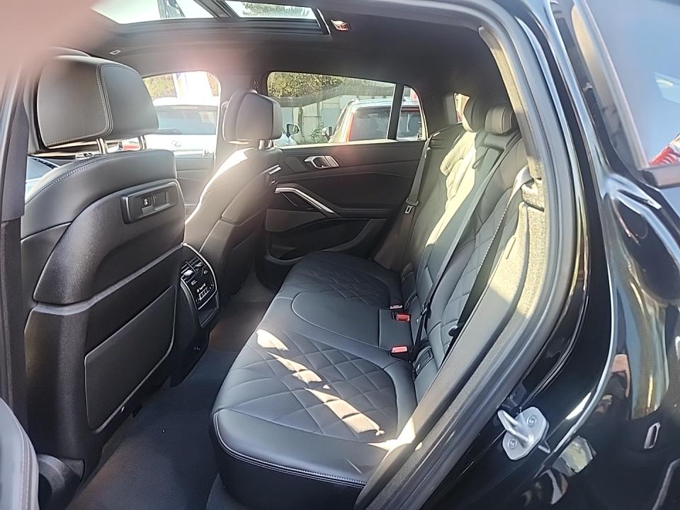 2023 BMW X6 M50i AWD