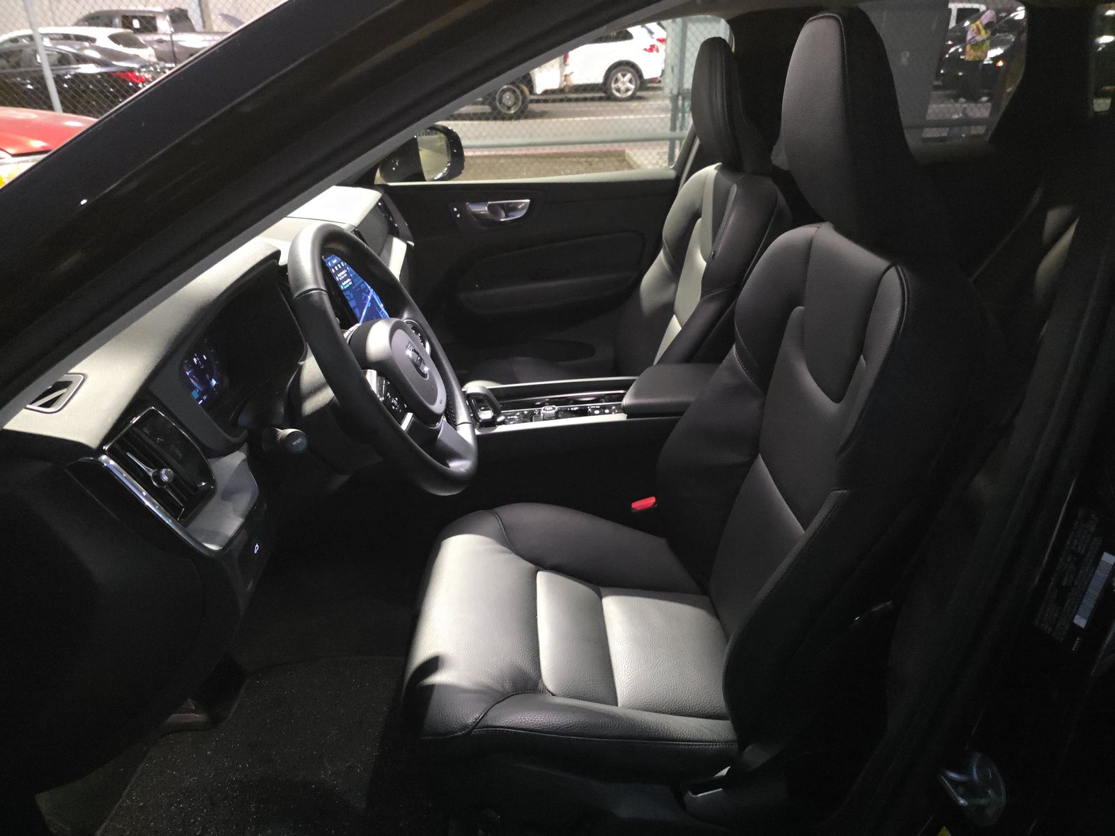 2025 Volvo XC60 B5 Plus AWD