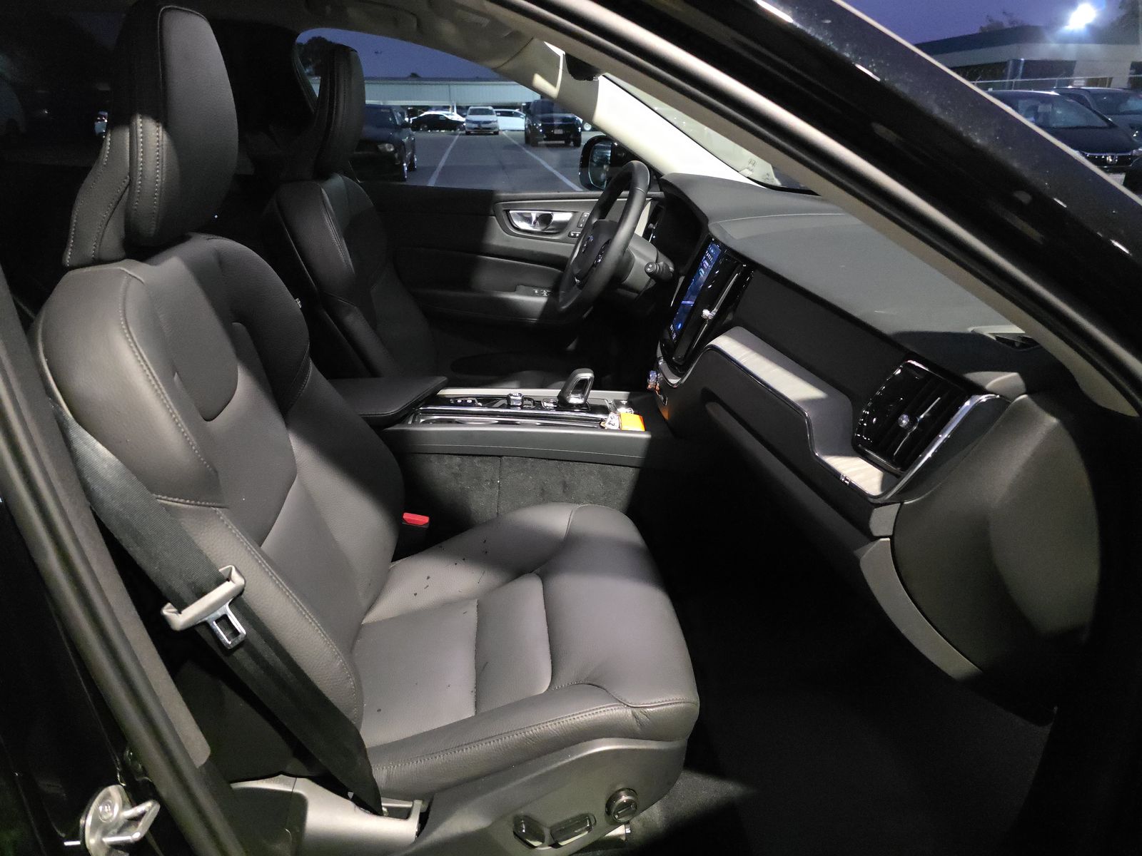 2025 Volvo XC60 B5 Plus AWD