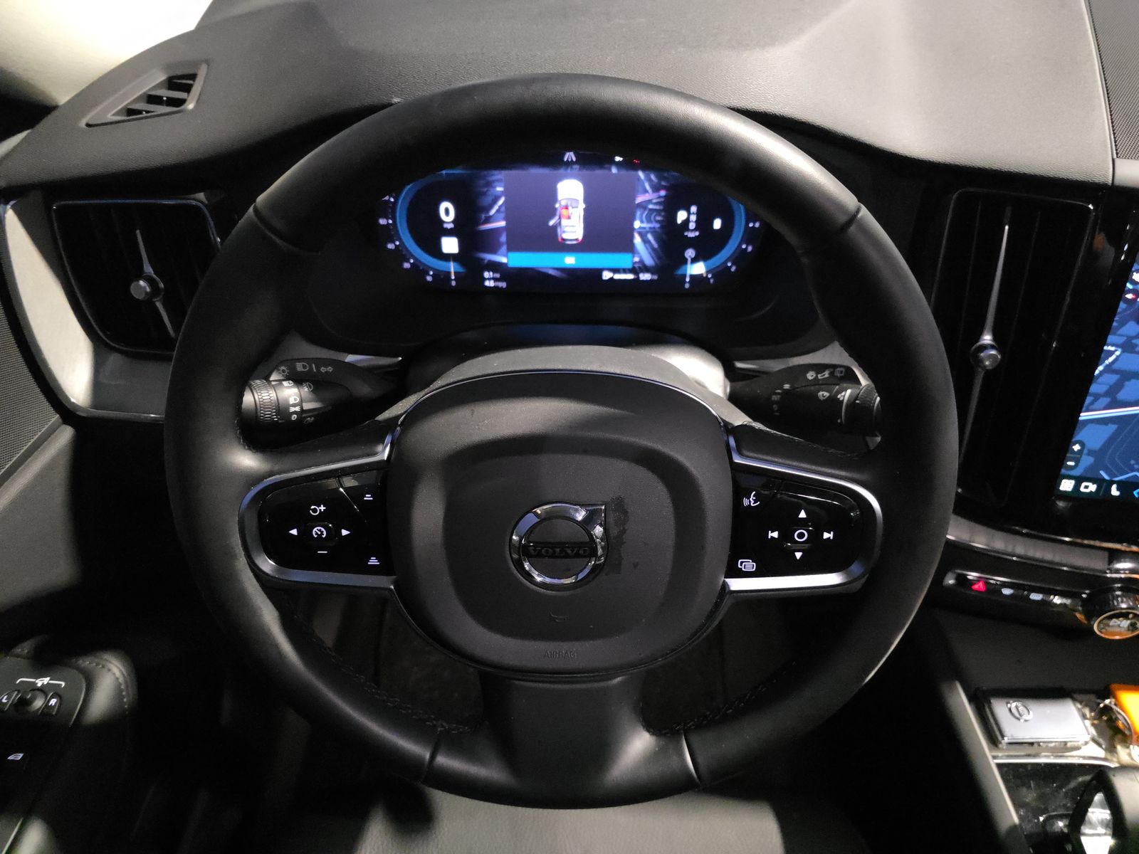 2025 Volvo XC60 B5 Plus AWD