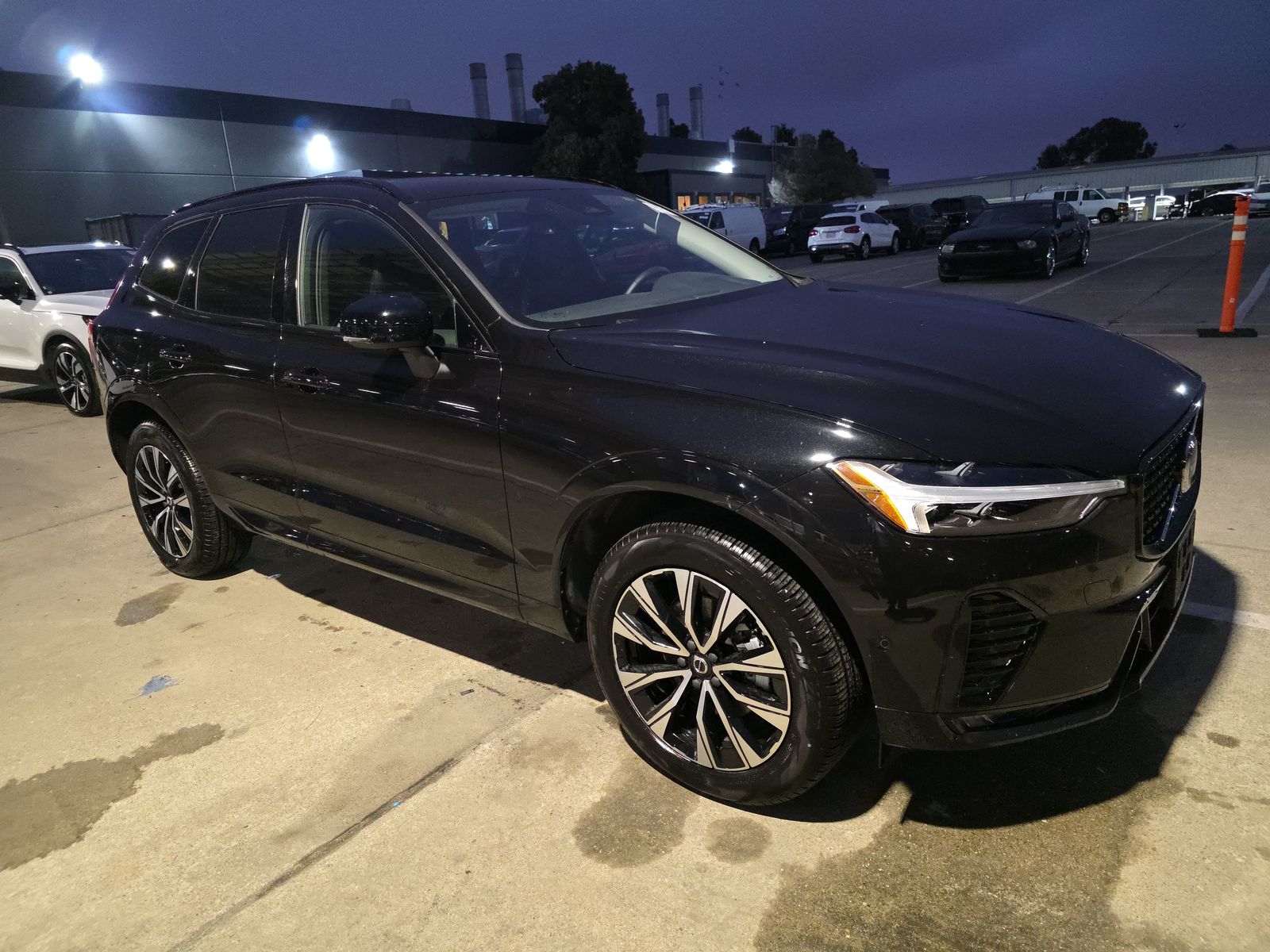 2025 Volvo XC60 B5 Plus AWD