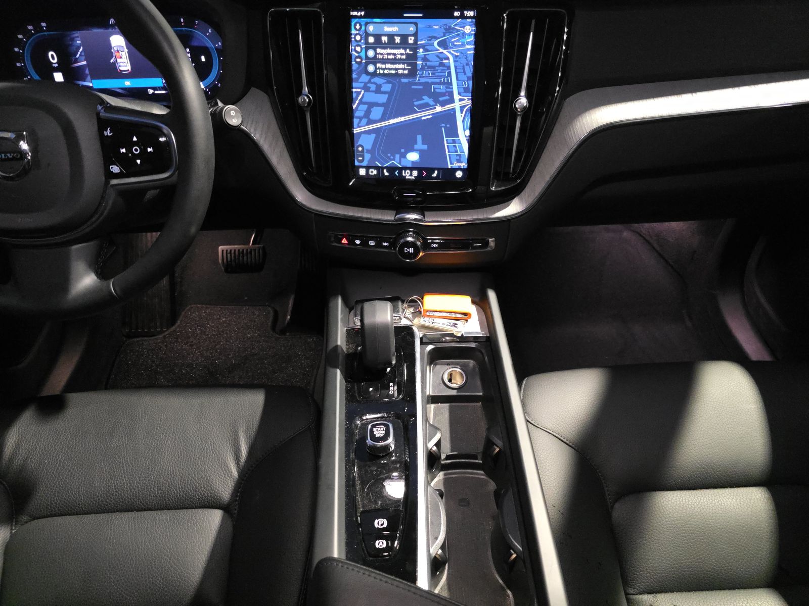 2025 Volvo XC60 B5 Plus AWD