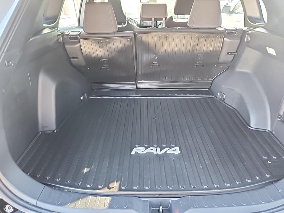 2022 Toyota RAV4 Hybrid SE AWD