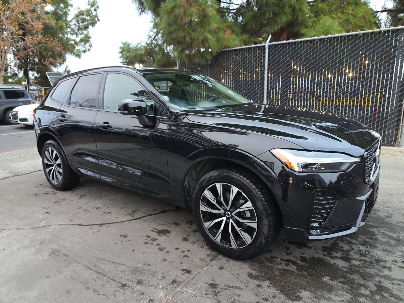 2025 Volvo XC60 B5 Plus AWD