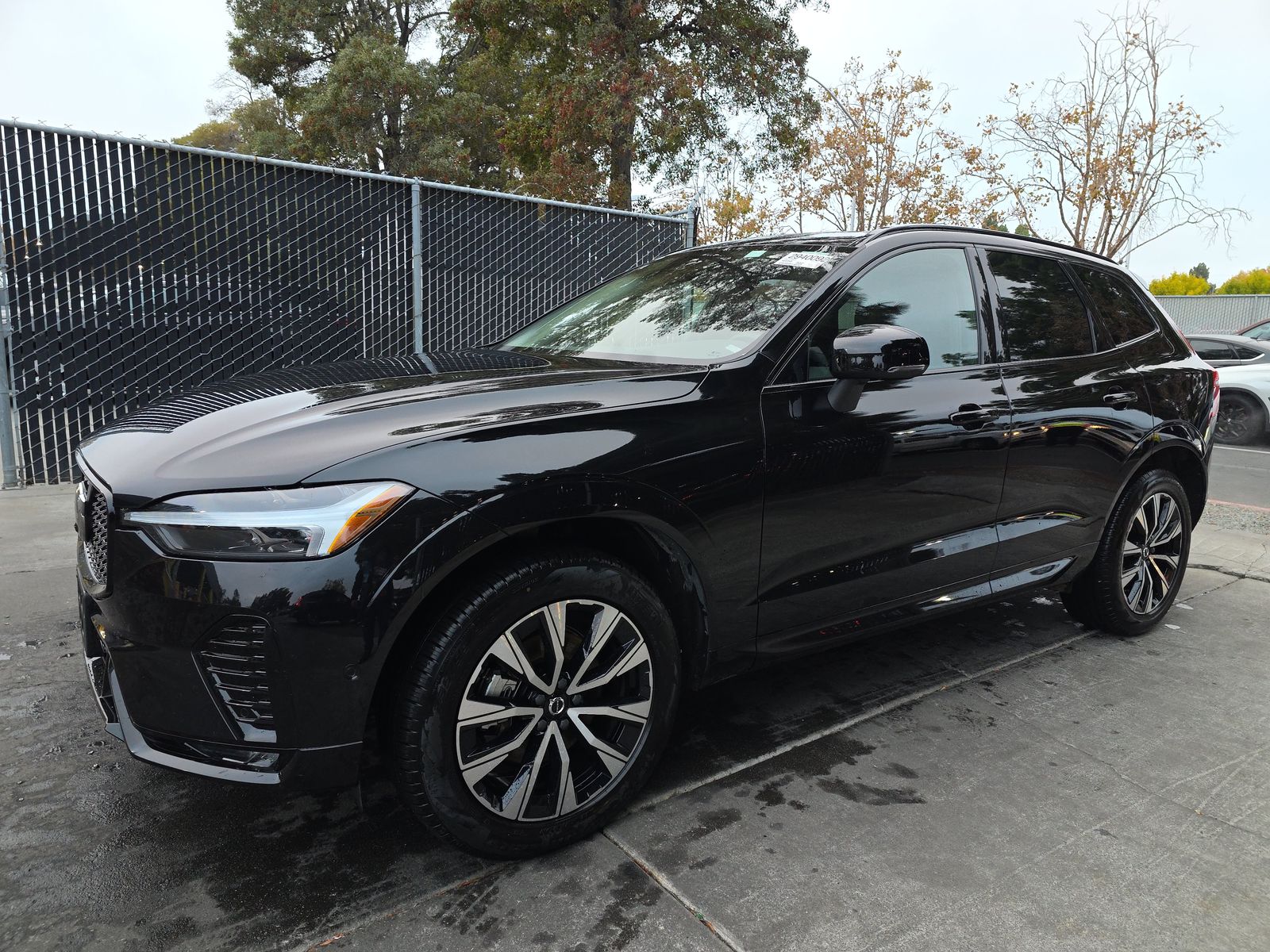 2025 Volvo XC60 B5 Plus AWD