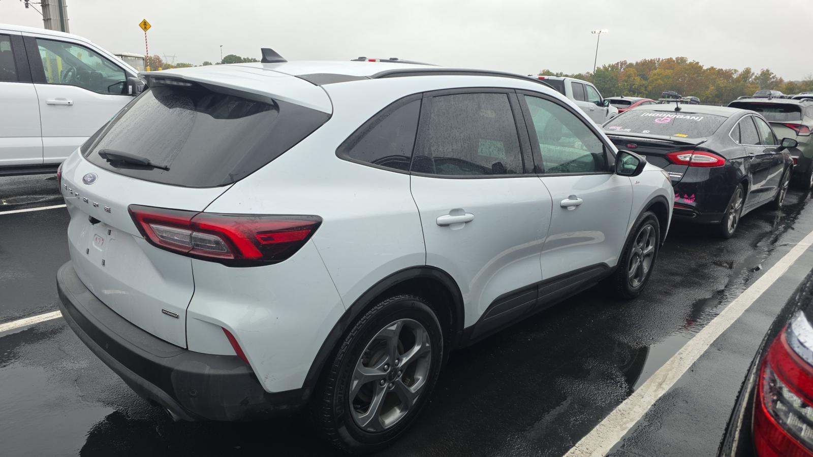 2025 Ford Escape Hybrid ST-Line FWD