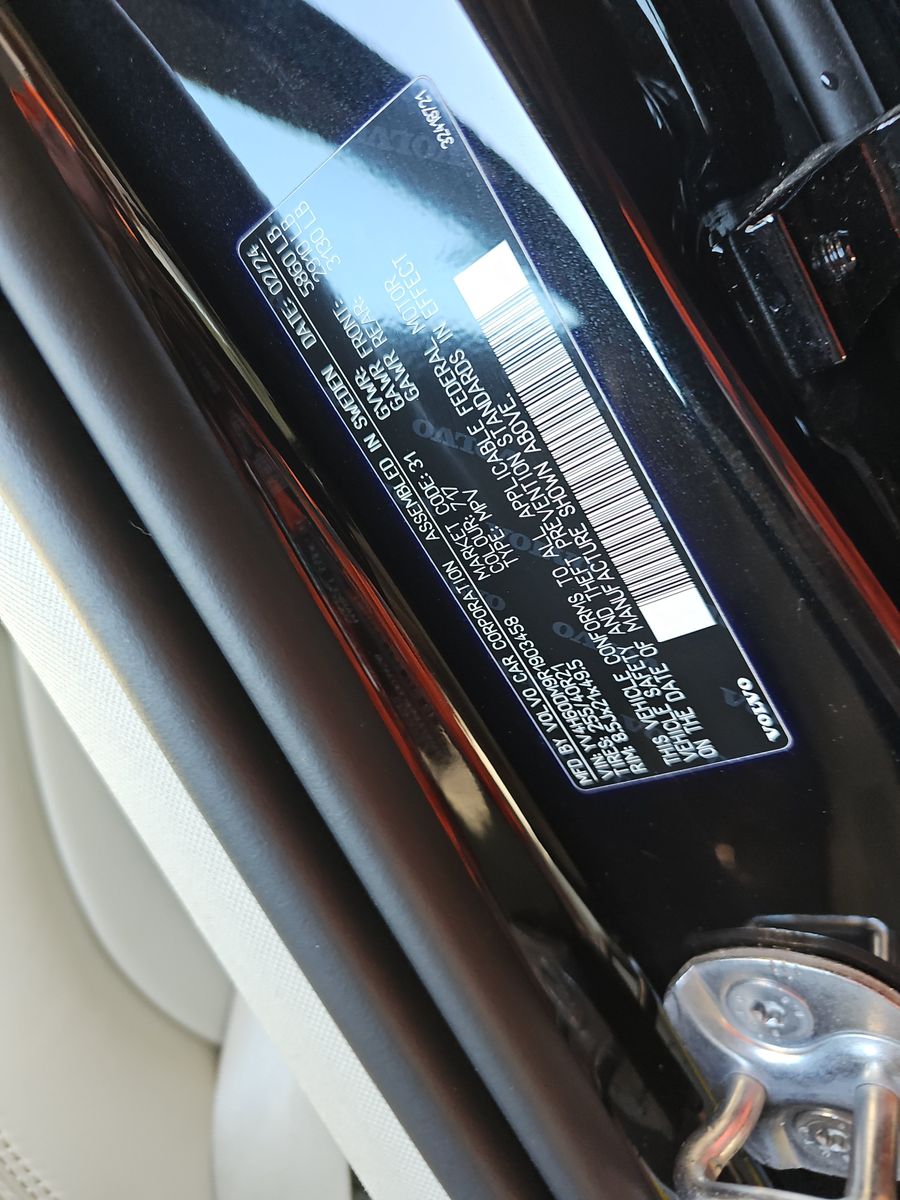 2024 Volvo XC60 Recharge T8 Ultimate AWD