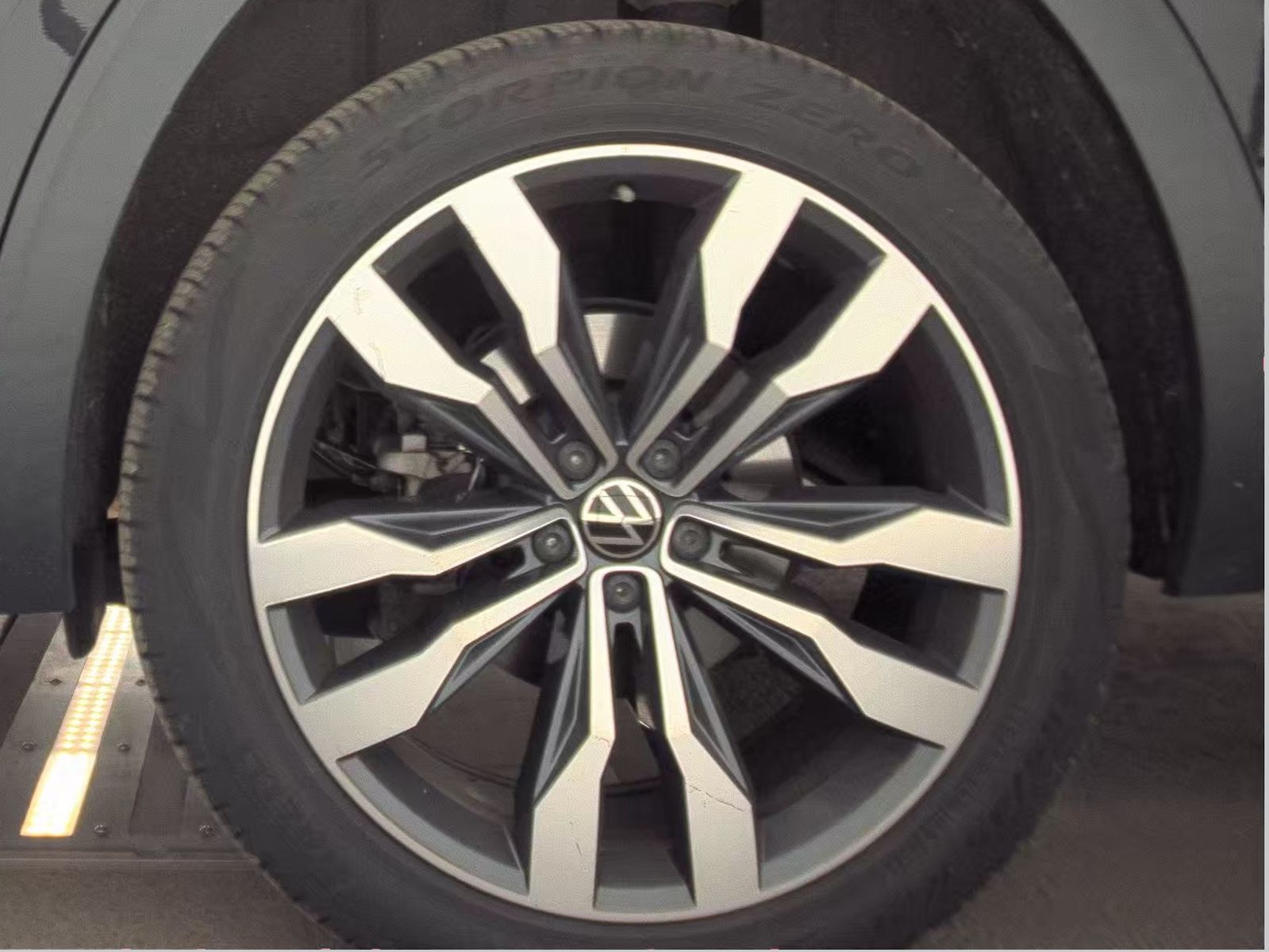 2021 Volkswagen Atlas 3.6L SEL Premium R-Line AWD