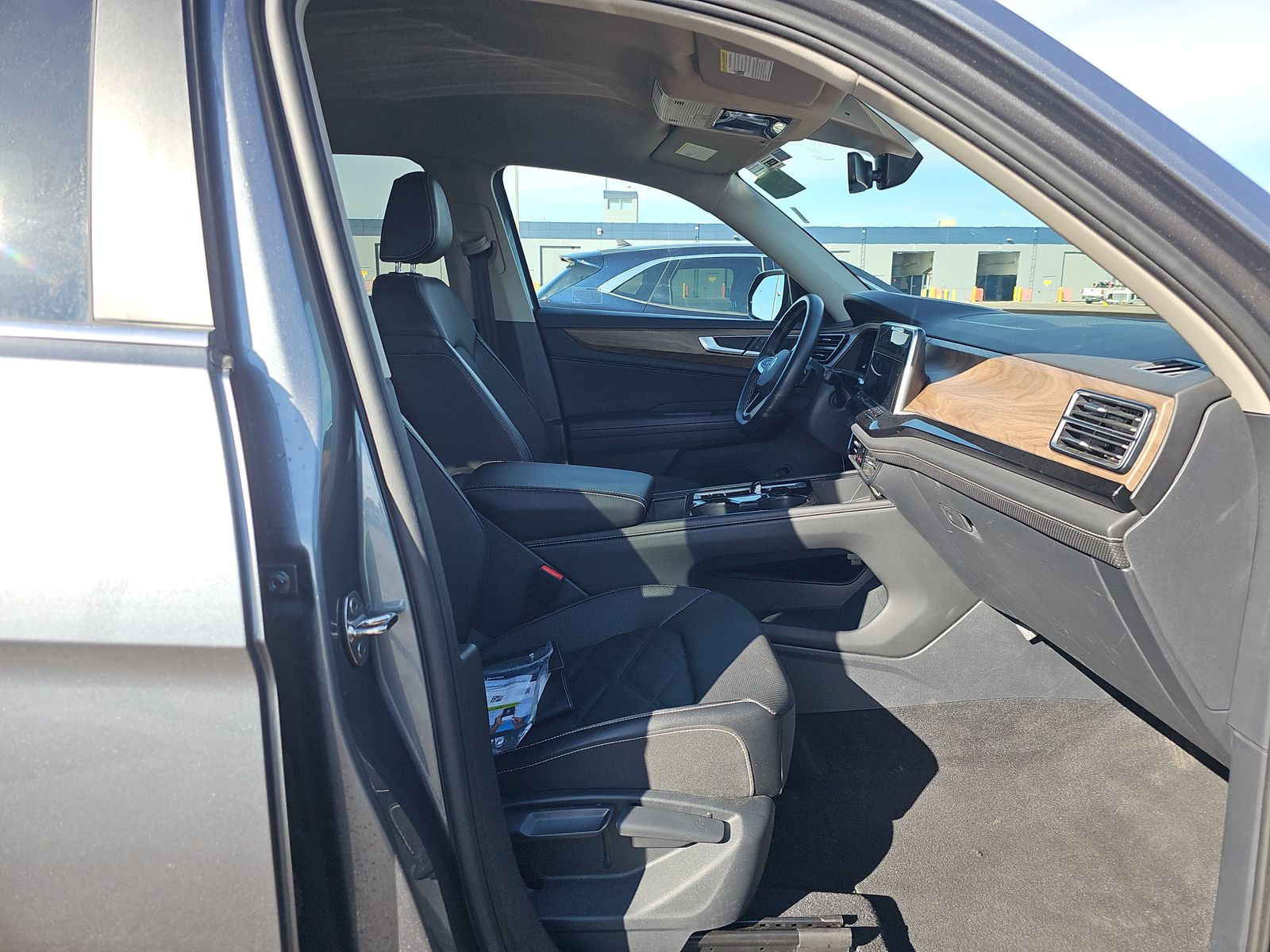 2025 Volkswagen Atlas 2.0T SE AWD