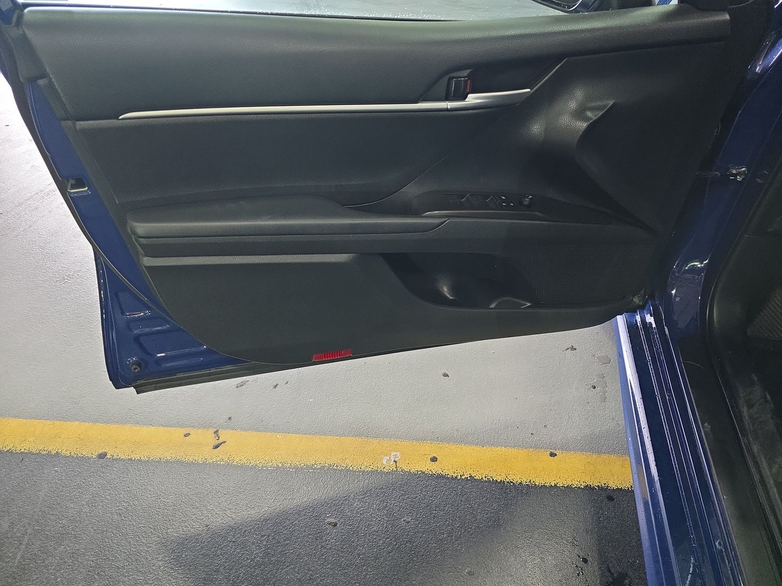 2023 Toyota Camry SE Nightshade FWD