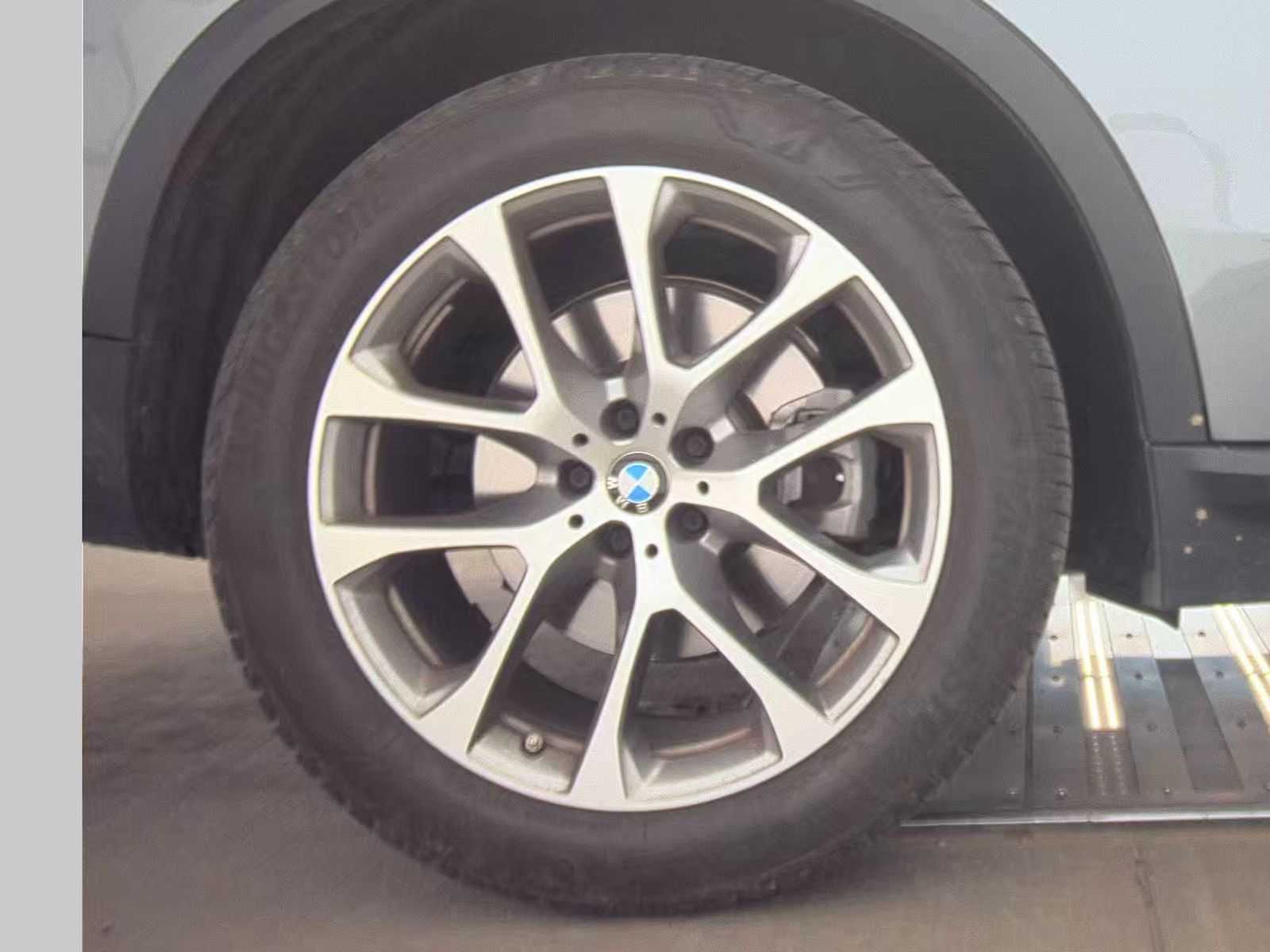 2025 BMW X5 xDrive40i AWD