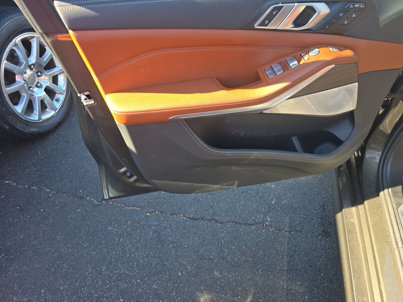 2025 BMW X7 M60i AWD