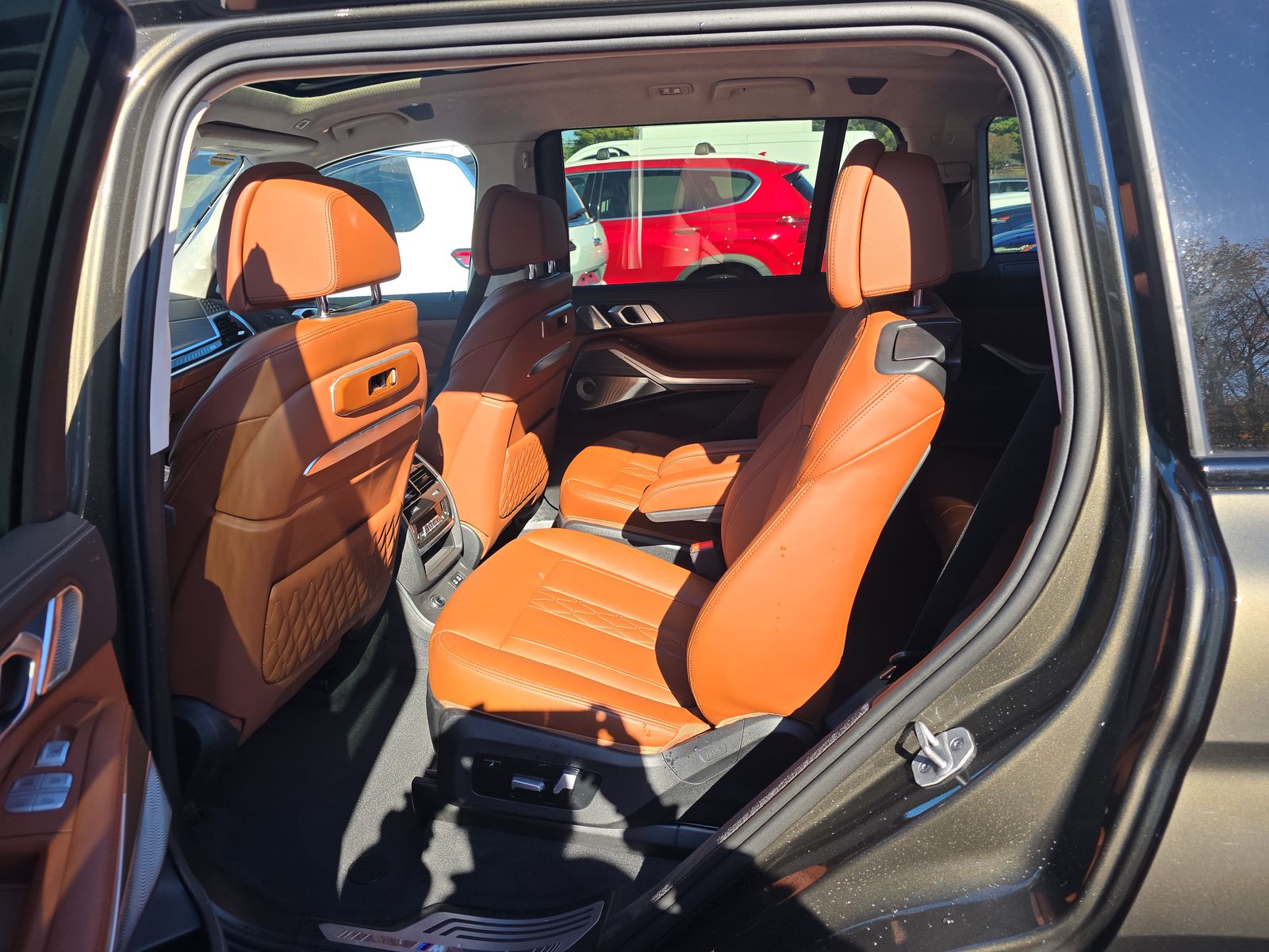 2025 BMW X7 M60i AWD