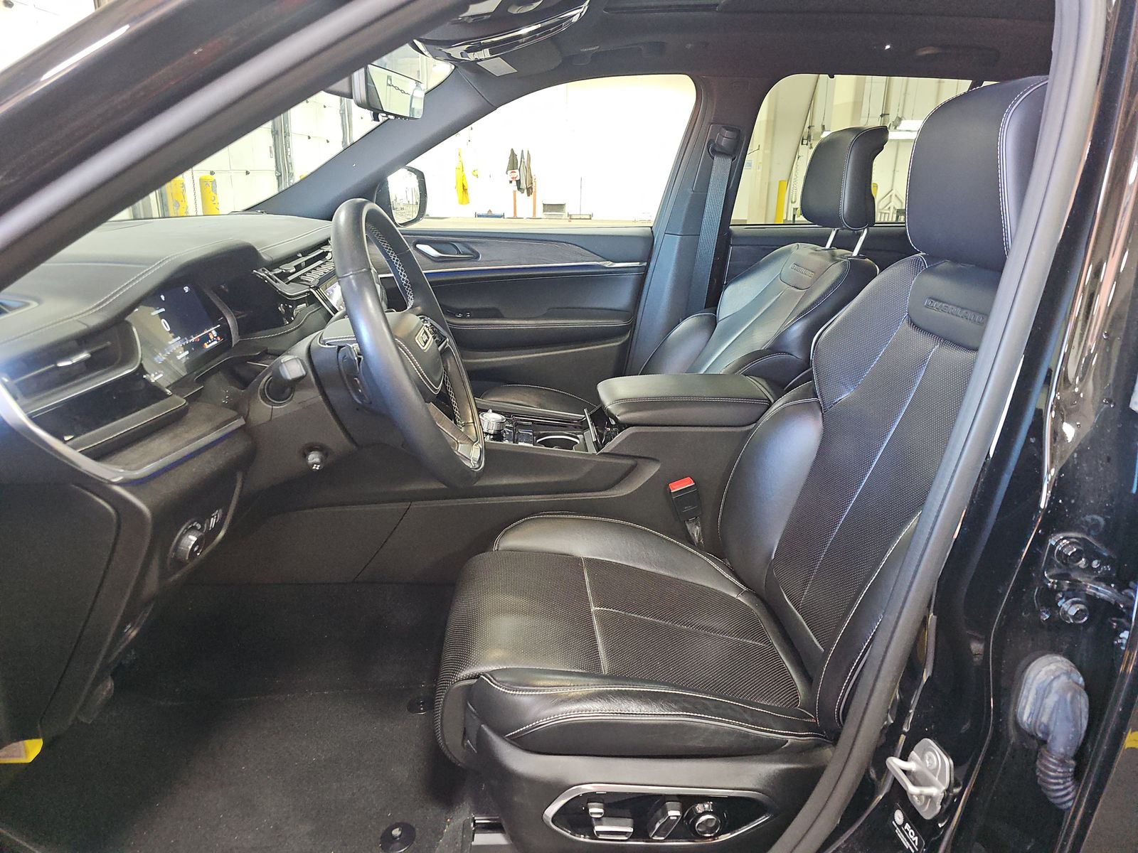 2022 Jeep Grand Cherokee Overland AWD