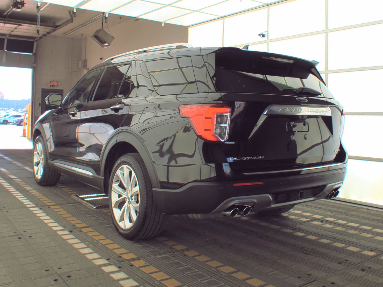 2023 Ford Explorer Platinum AWD