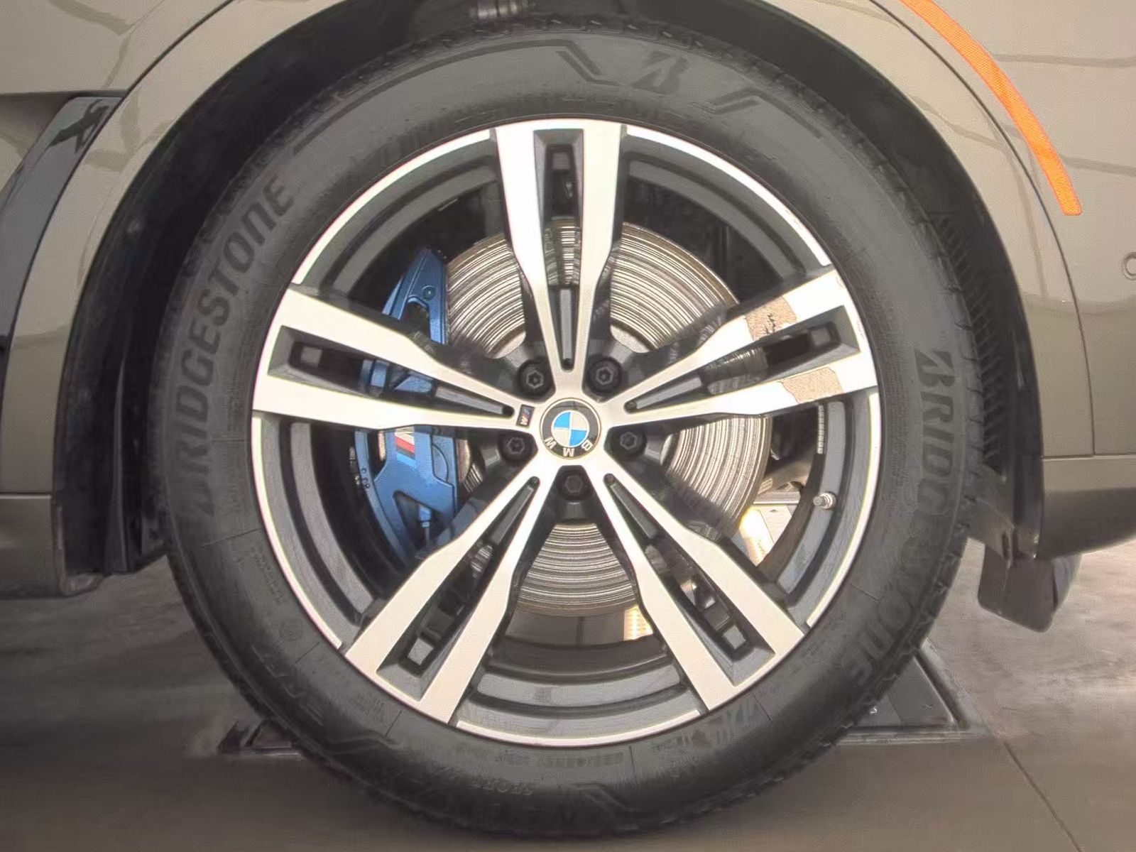 2025 BMW X7 M60i AWD