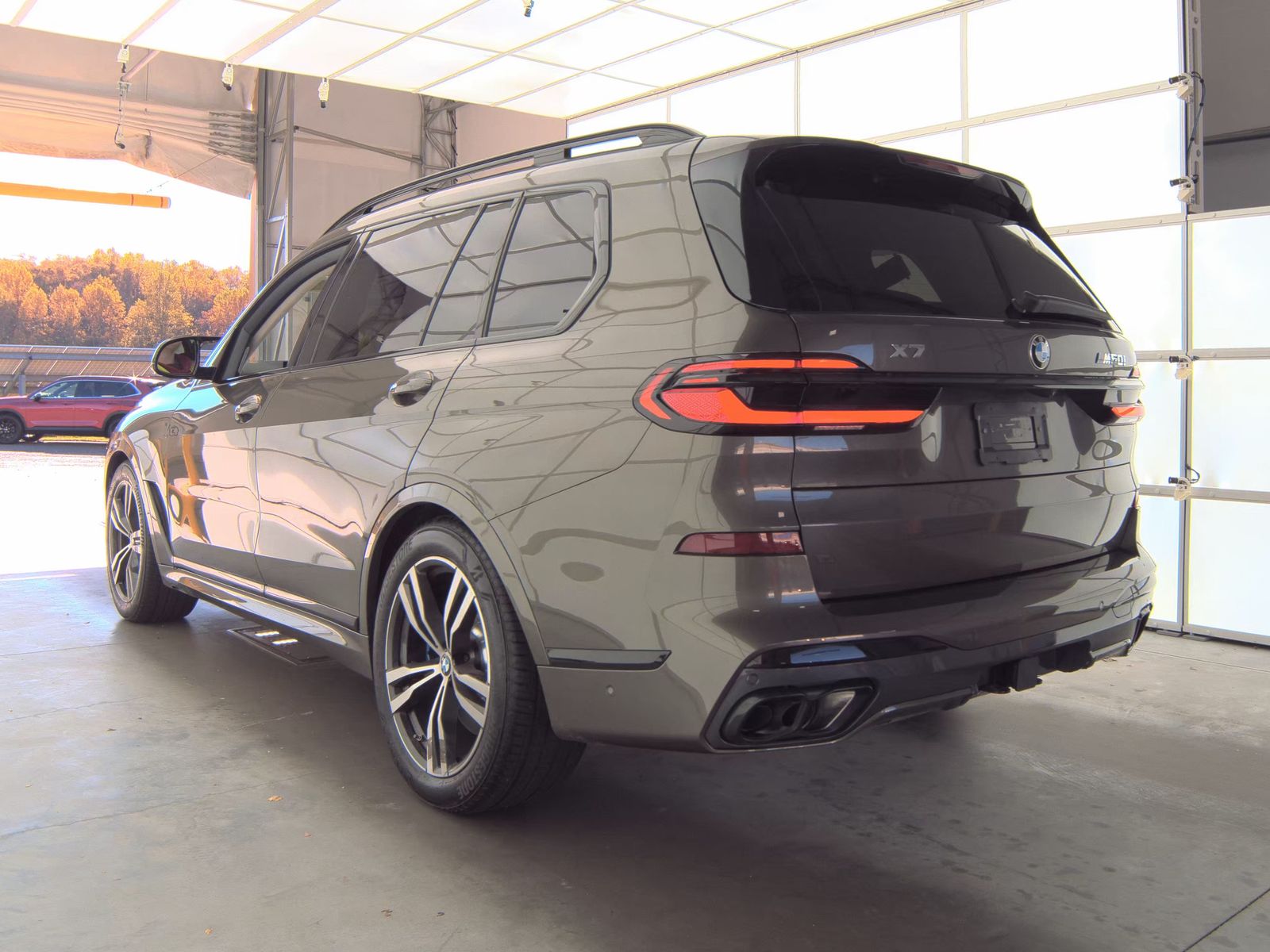 2025 BMW X7 M60i AWD