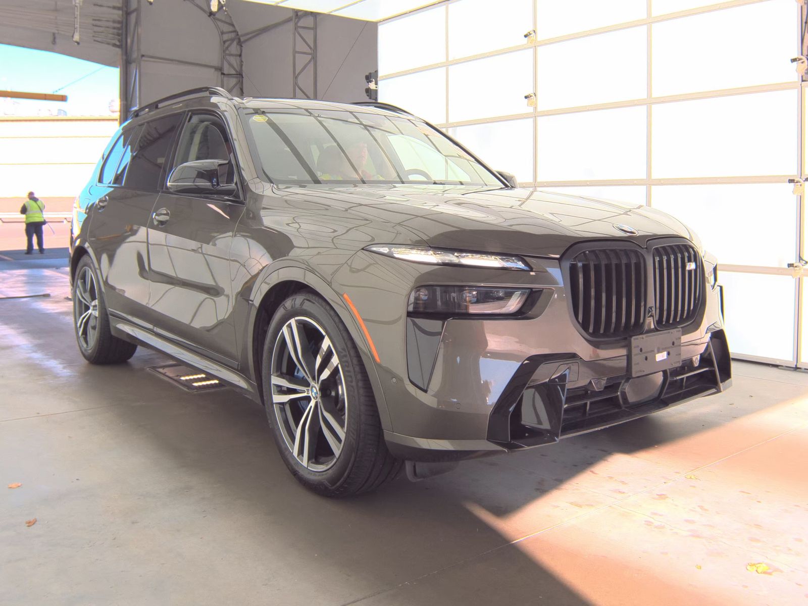 2025 BMW X7 M60i AWD