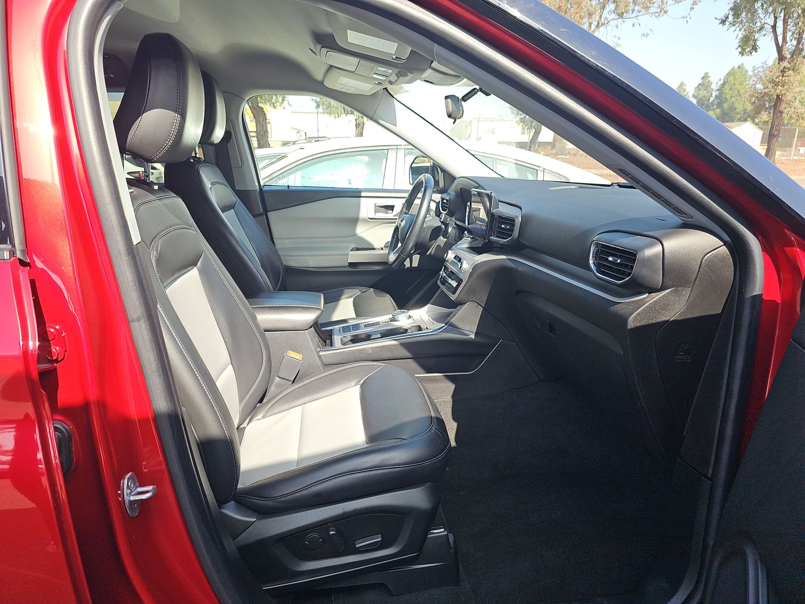 2022 Ford Explorer XLT FWD